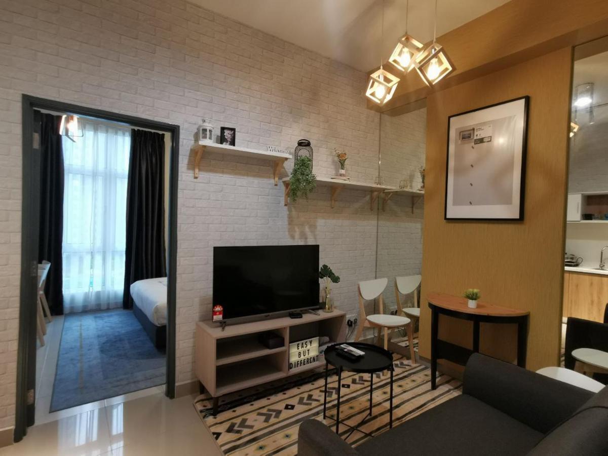 Ezhome Mesahill Nilai Exterior photo