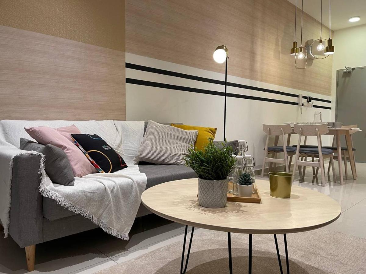 Ezhome Mesahill Nilai Exterior photo