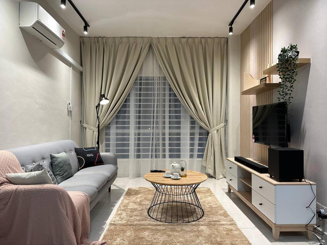 Ezhome Mesahill Nilai Exterior photo